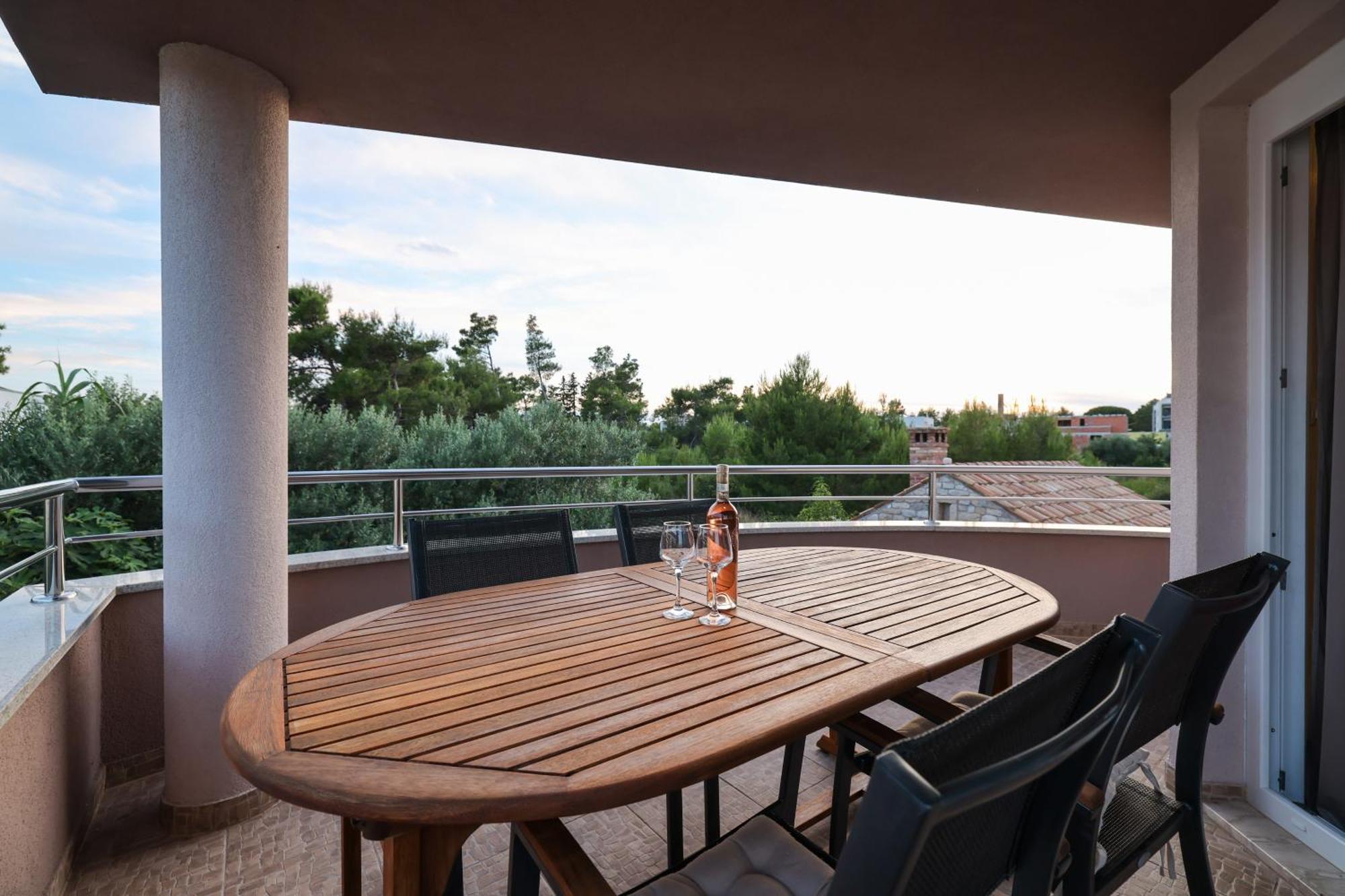 Apartments Anita Nin Εξωτερικό φωτογραφία