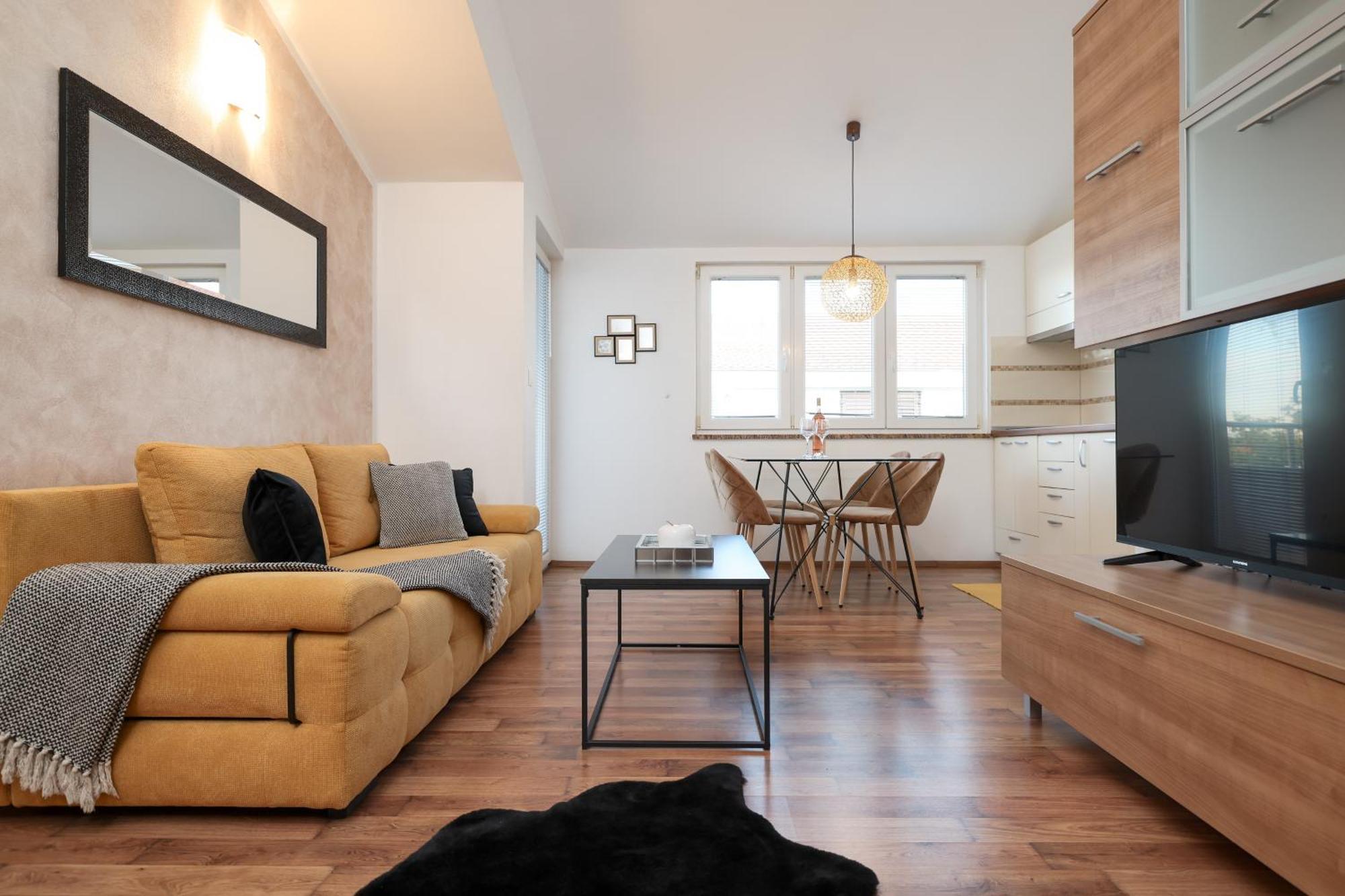 Apartments Anita Nin Εξωτερικό φωτογραφία