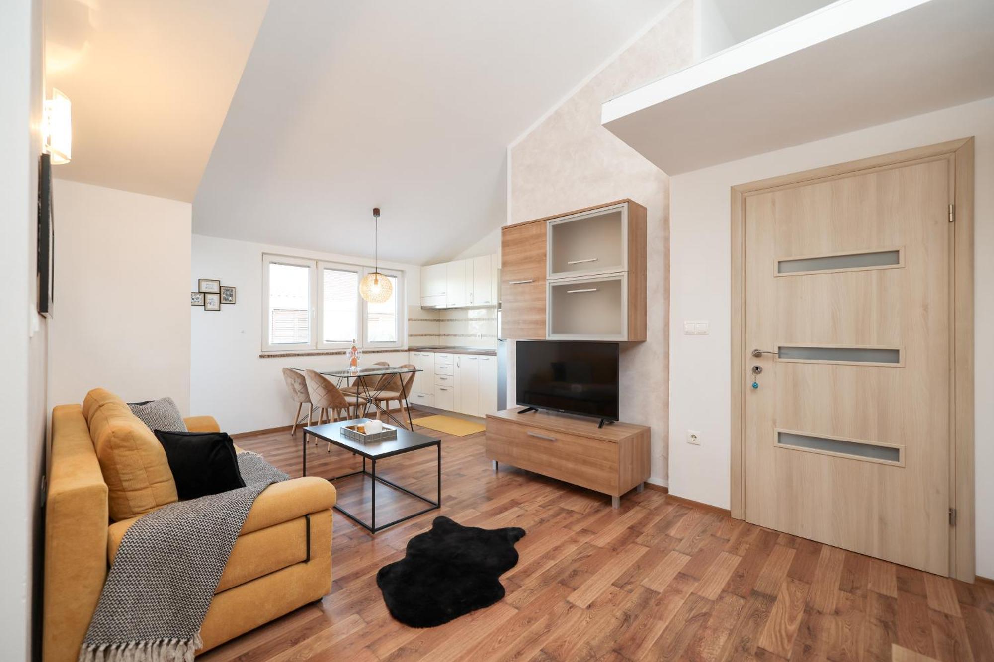 Apartments Anita Nin Εξωτερικό φωτογραφία
